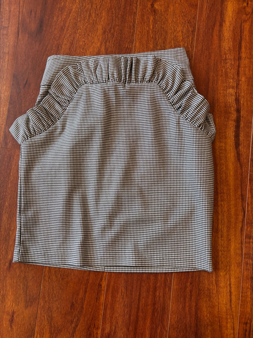 H&M Black and White Gingham Pencil Skirt with Ruffle Detail